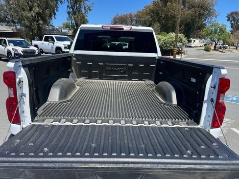 Used 2025 Chevrolet Silverado 2500 LT w/ Convenience Package AWD/4WD image 9