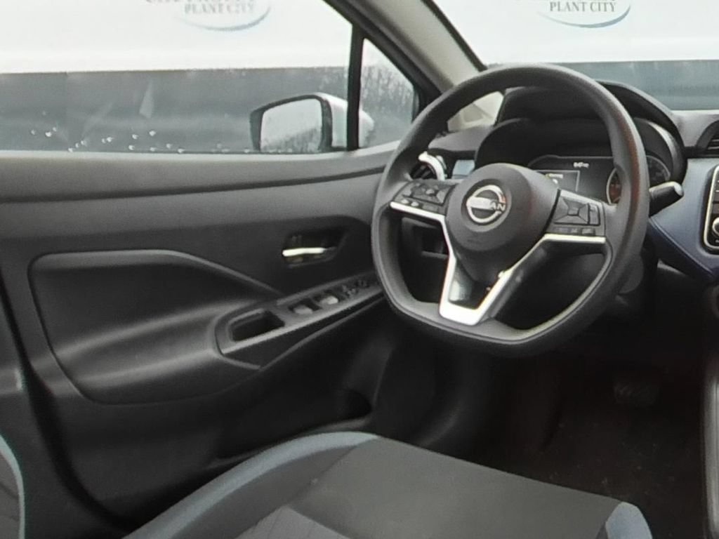 Used 2025 Nissan Versa SV FWD image 16