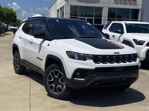 New 2026 Jeep Compass Trailhawk AWD/4WD image 30