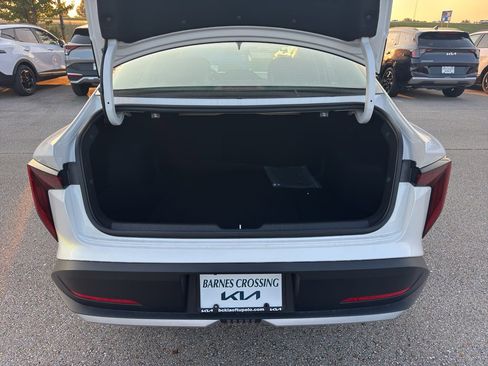 Used 2025 Kia K4 image 9