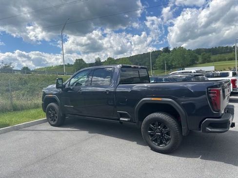 Used 2024 GMC Sierra 2500 AT4 w/ AT4 Preferred Package image 28