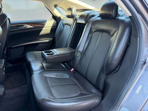 Used 2014 Lincoln MKZ FWD image 18