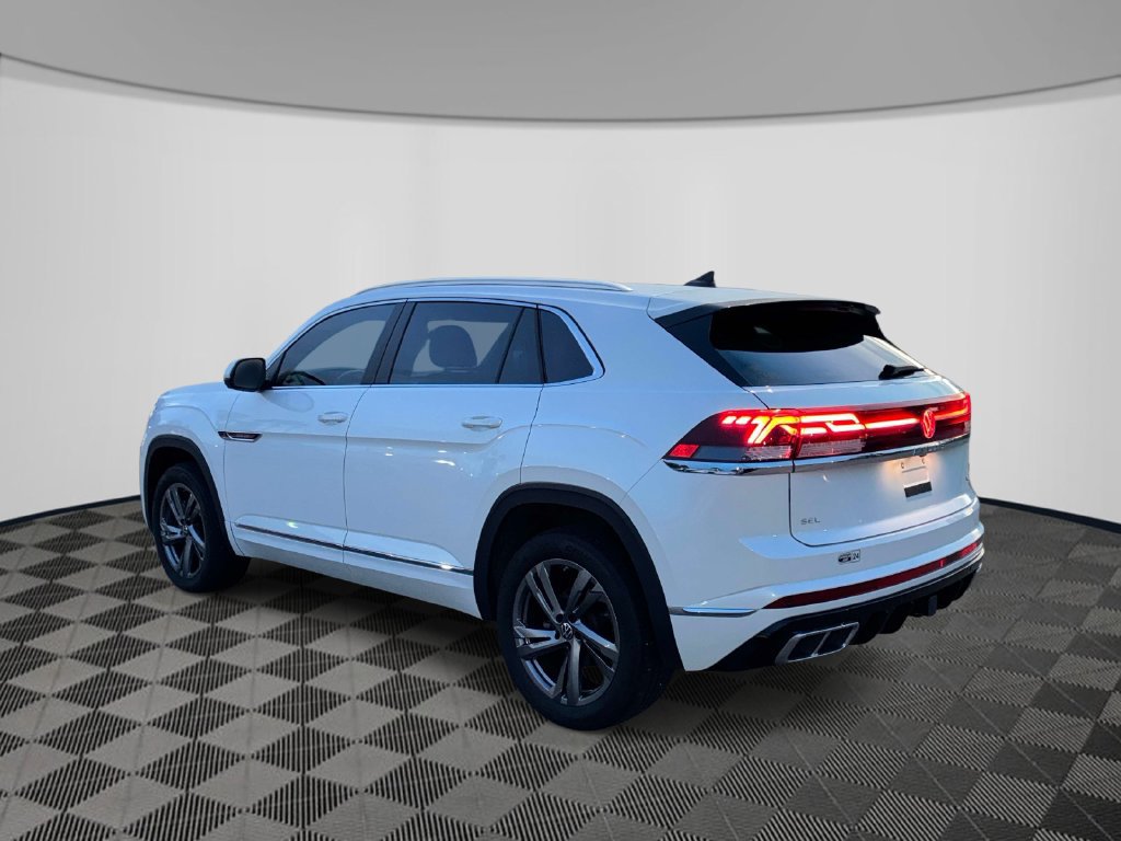 Used 2024 Volkswagen Atlas Cross Sport SEL R-Line AWD/4WD image 5