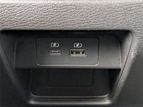 Used 2024 Mitsubishi Outlander SE image 15