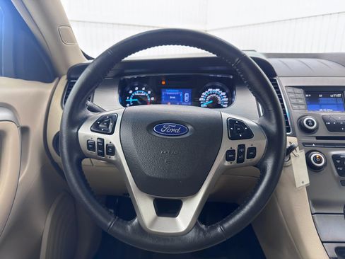 Used 2015 Ford Taurus SEL FWD image 19