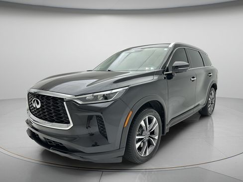Used 2023 INFINITI QX60 Luxe w/ Performance Audio Package AWD/4WD image 3