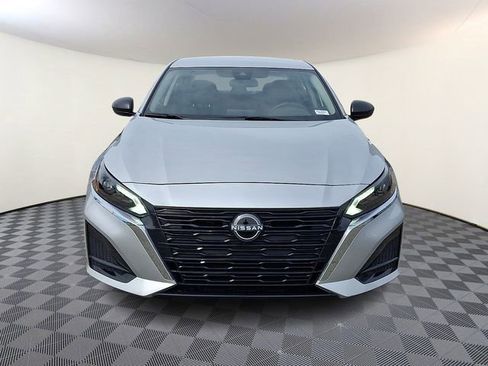 Certified 2025 Nissan Altima 2.5 SV image 2