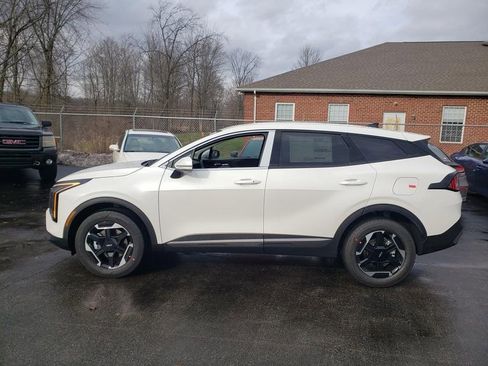 New 2026 Kia Sportage S image 3