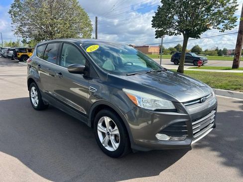 Used 2015 Ford Escape SE FWD image 3