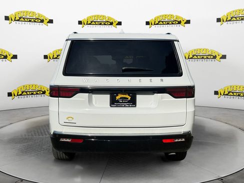 Used 2023 Jeep Wagoneer 4WD w/ Premium Group I image 4