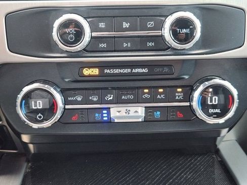 Used 2022 Ford F250 Platinum w/ Tremor Off-Road Package AWD/4WD image 17
