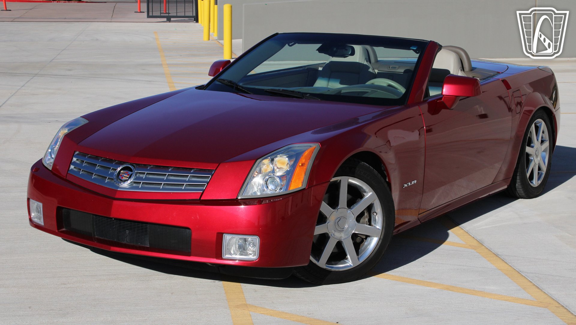 Used 2004 Cadillac XLR RWD image 3