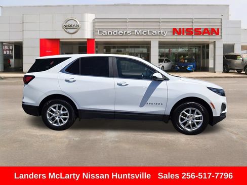 Used 2024 Chevrolet Equinox LT AWD/4WD image 2