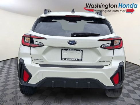 Used 2024 Subaru Crosstrek 2.0i Premium AWD/4WD image 5