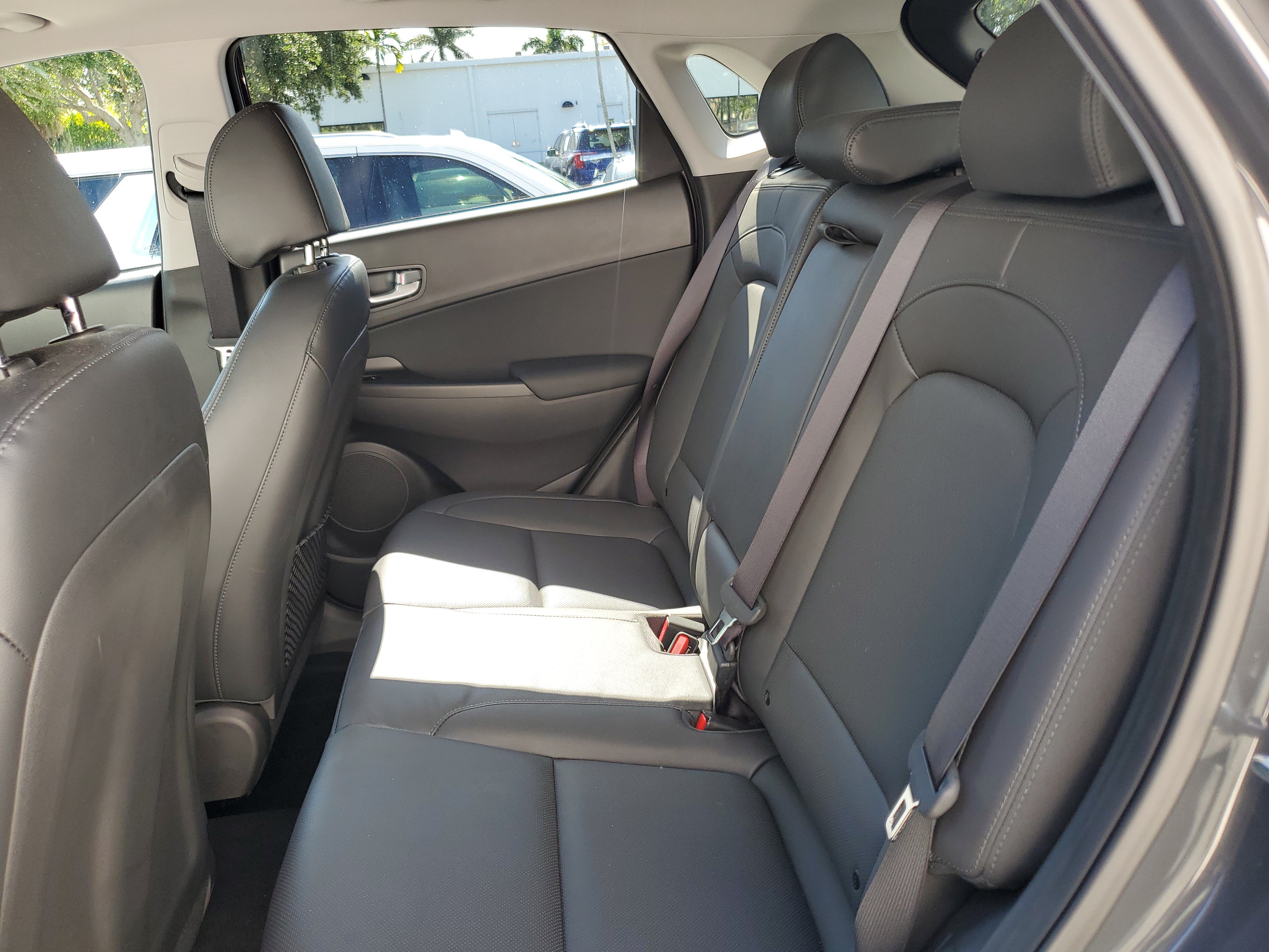 Used 2023 Hyundai Kona Limited FWD image 11