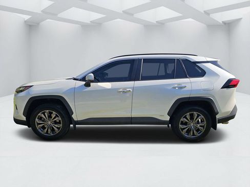 Used 2022 Toyota RAV4 Limited AWD/4WD image 6