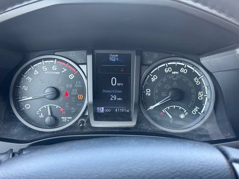 Used 2016 Toyota Tacoma TRD Off-Road AWD/4WD image 8