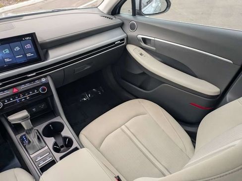 Used 2025 Hyundai Sonata SE image 16