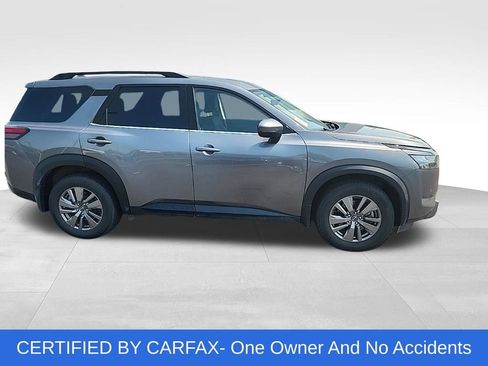 Used 2024 Nissan Pathfinder SV AWD/4WD image 2