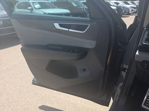 Used 2024 Volkswagen Atlas Peak Edition SEL image 13