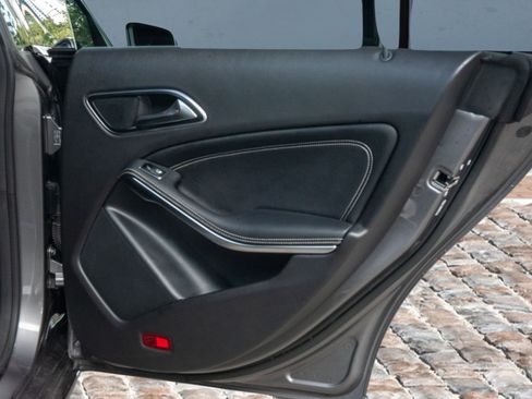 Used 2018 Mercedes-Benz CLA 250 4MATIC image 16