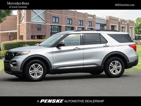 Used 2022 Ford Explorer XLT w/ Equipment Group 202A AWD/4WD image 1