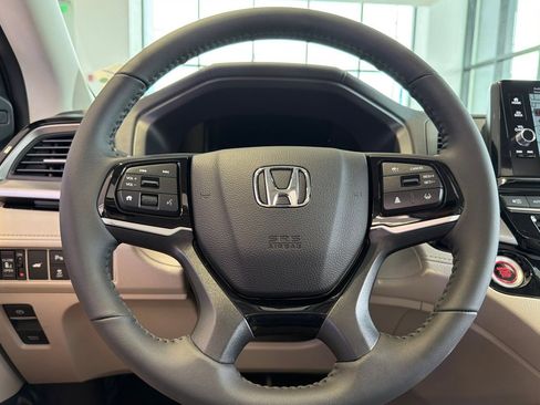 New 2026 Honda Odyssey Touring image 23
