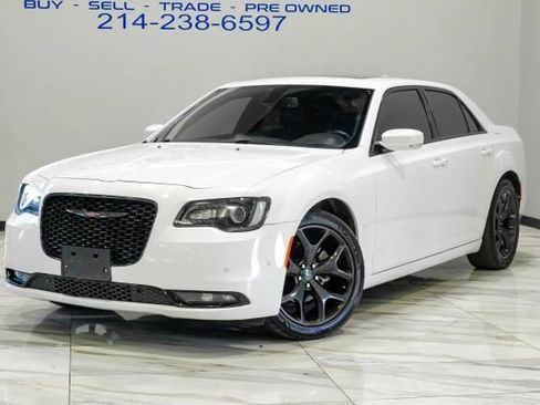 Used 2022 Chrysler 300 S RWD image 2