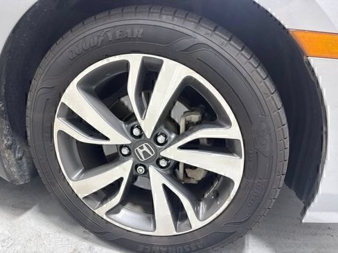 Used 2023 Honda Odyssey Touring image 4