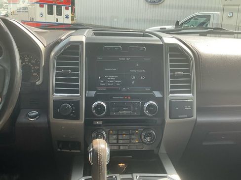 Used 2015 Ford F150 King Ranch w/ Equipment Group 601A Luxury AWD/4WD image 19