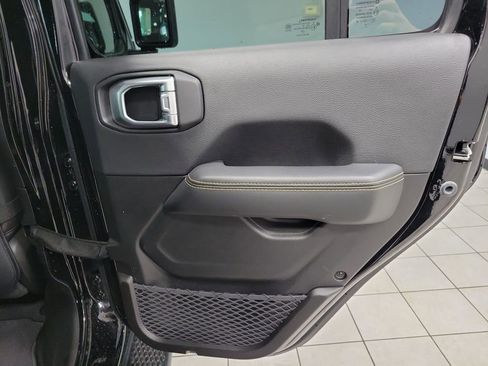 Used 2024 Jeep Wrangler Sahara image 12