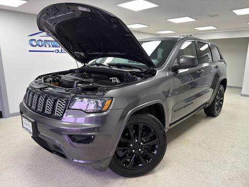 Used 2017 Jeep Grand Cherokee Altitude AWD/4WD image 36