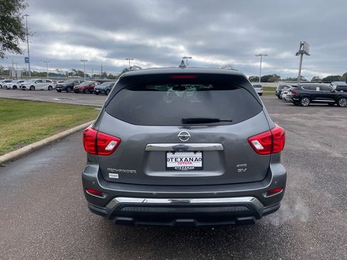 Used 2020 Nissan Pathfinder SV image 6