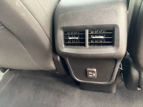 Used 2020 Chevrolet Equinox LS AWD/4WD image 22