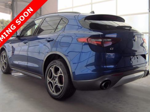 Used 2022 Alfa Romeo Stelvio Ti w/ Active Assist Plus Package AWD/4WD image 4