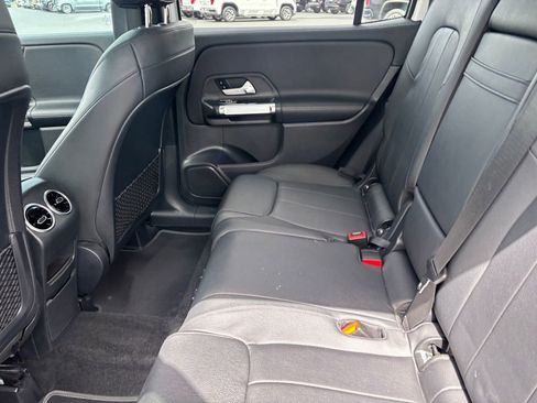 Used 2021 Mercedes-Benz GLB 250 image 27