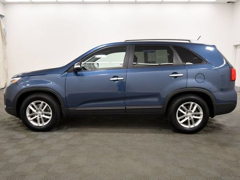 Used 2014 Kia Sorento LX FWD image 4