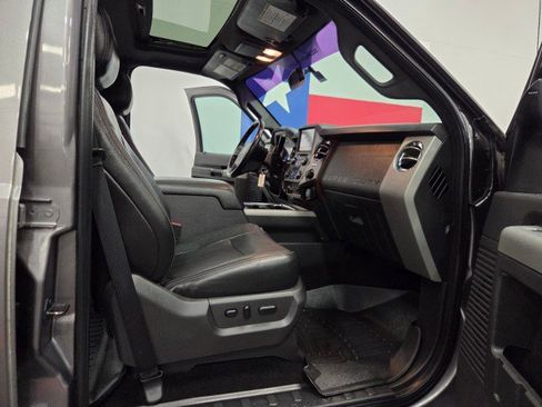 Used 2013 Ford F250 Lariat w/ Lariat Ultimate Pkg AWD/4WD image 8