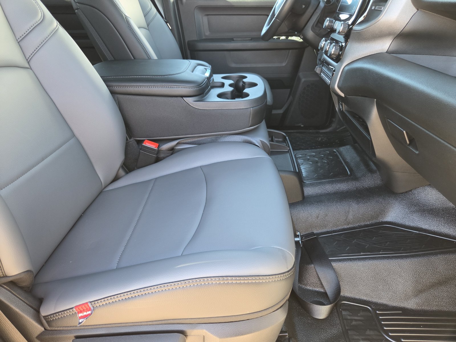 New 2027 RAM 5500 Tradesman AWD/4WD image 13