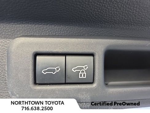 Used 2023 Toyota Sequoia Limited image 10