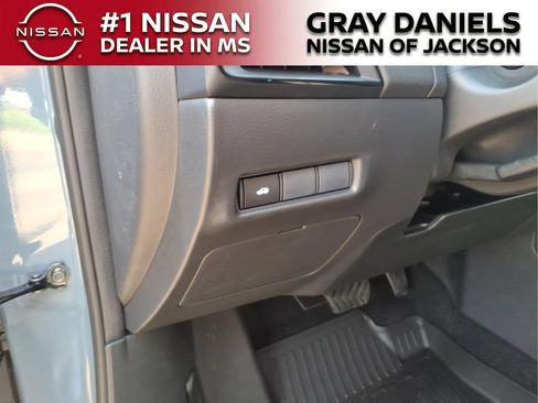 New 2026 Nissan Sentra SR w/ Floor Mat Package FWD image 12
