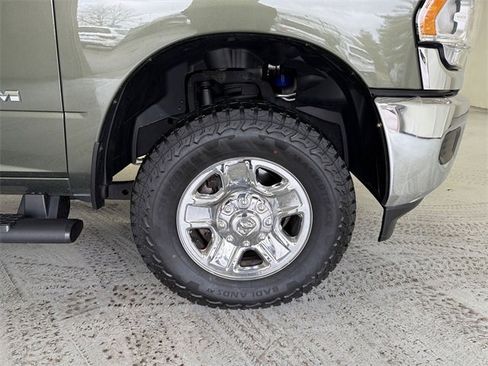 Used 2022 RAM 2500 Tradesman w/ Chrome Appearance Group image 14