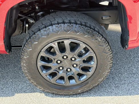Used 2024 Toyota Tacoma SR5 AWD/4WD image 19