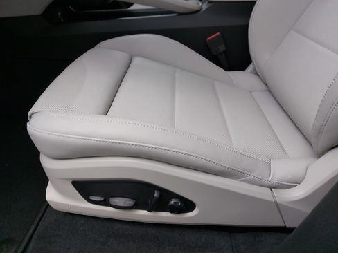 New 2026 Porsche Macan 4 Electric image 31