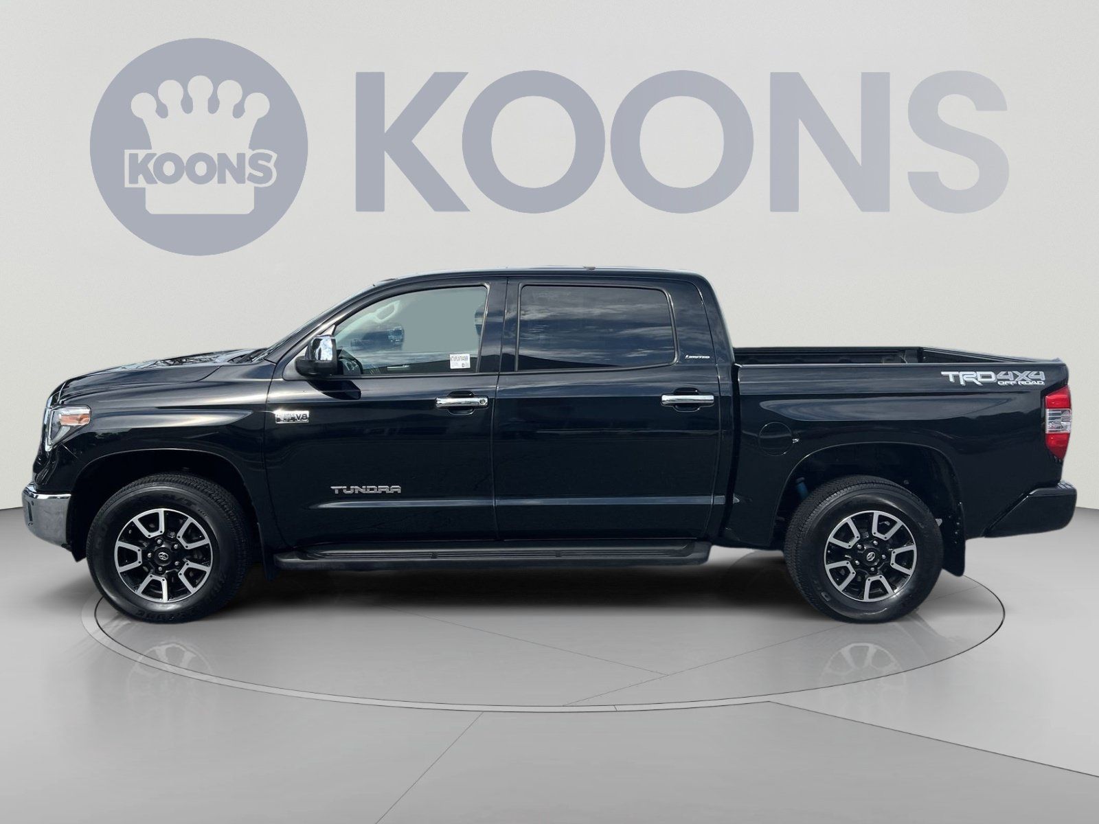 Used 2018 Toyota Tundra Limited w/ Limited Premium Package AWD/4WD image 2