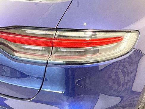 Used 2023 Porsche Macan Base image 33