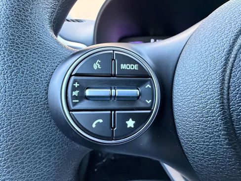 Used 2025 Kia Soul LX w/ LX Technology Package FWD image 21