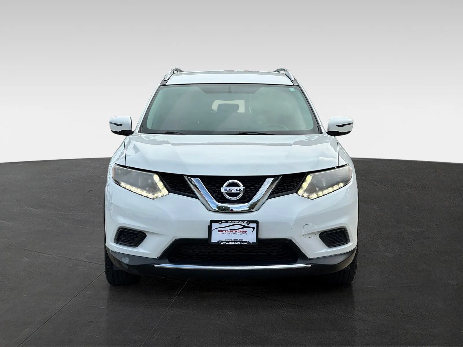 Used 2016 Nissan Rogue SV AWD/4WD image 2