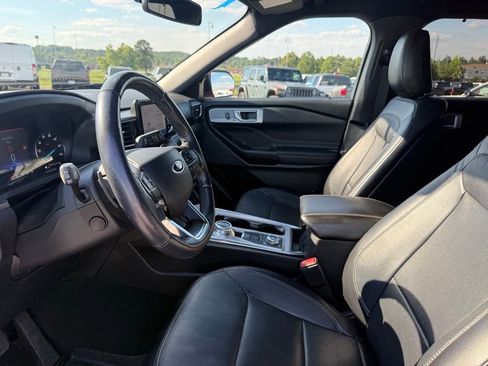 Used 2020 Ford Explorer Limited AWD/4WD image 4