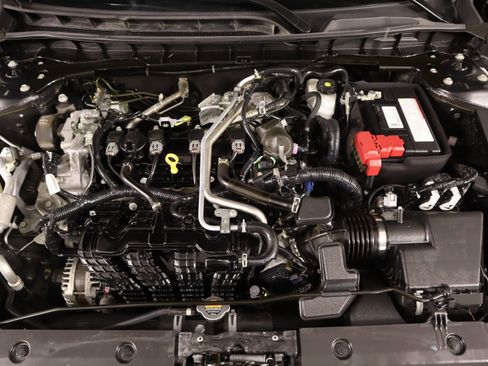 Used 2024 Nissan Altima 2.5 SV image 18